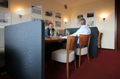Corona Trennwände / Schutzwände für Restaurants